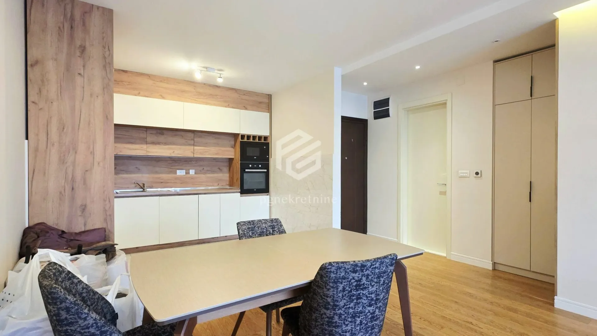 Prodaja, jednosoban stan, 63m², Podgorica, Crna Gora