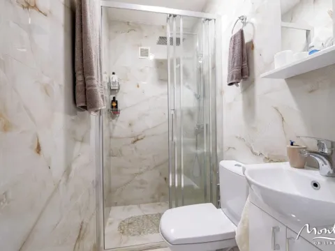 Prodaja, dvosoban stan, 110m², Centar, Tivat - image 17