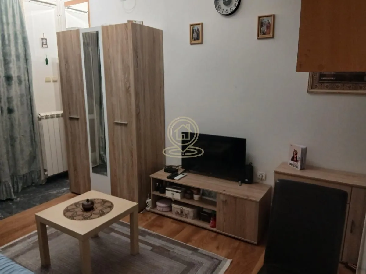 Izdavanje, jednosoban stan, 22m², Centar, Novi Sad