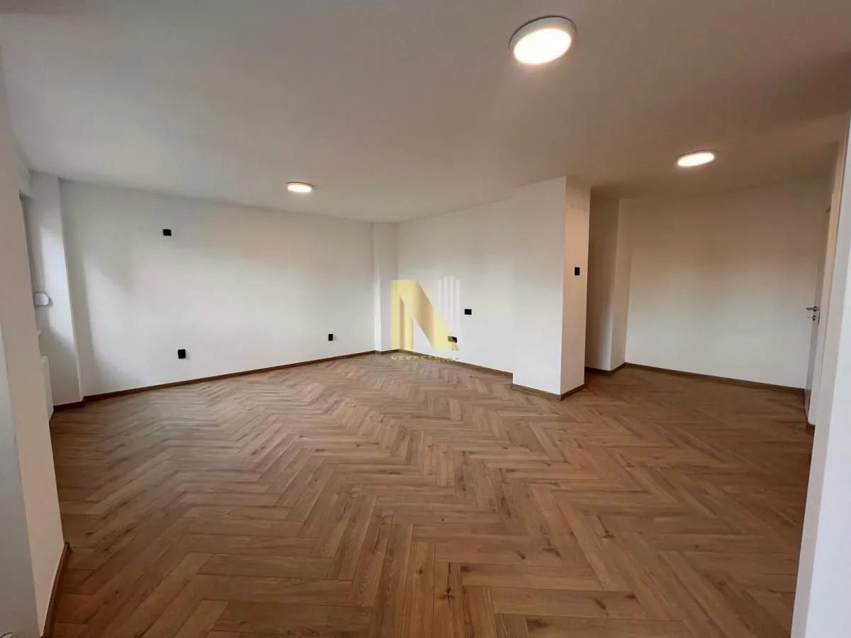 Prodaja, dvosoban stan, 73m², Centar, Novi Sad