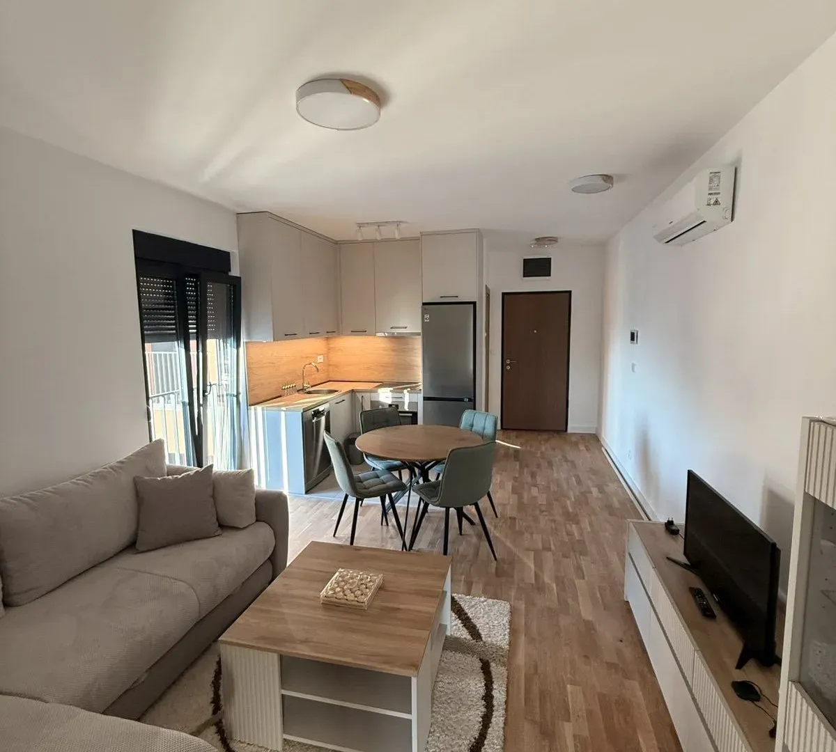 Prodaja, jednosoban stan, 40m², Centar, Cetinje