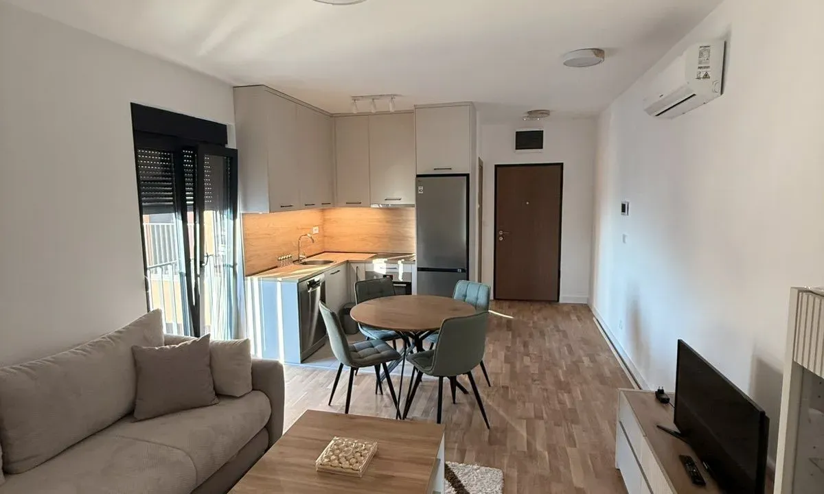 Prodaja, jednosoban stan, 40m², Centar, Cetinje