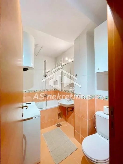 Izdavanje, dvosoban stan, 53m², Kalenić Pijaca, Vračar Sve Podlokacije