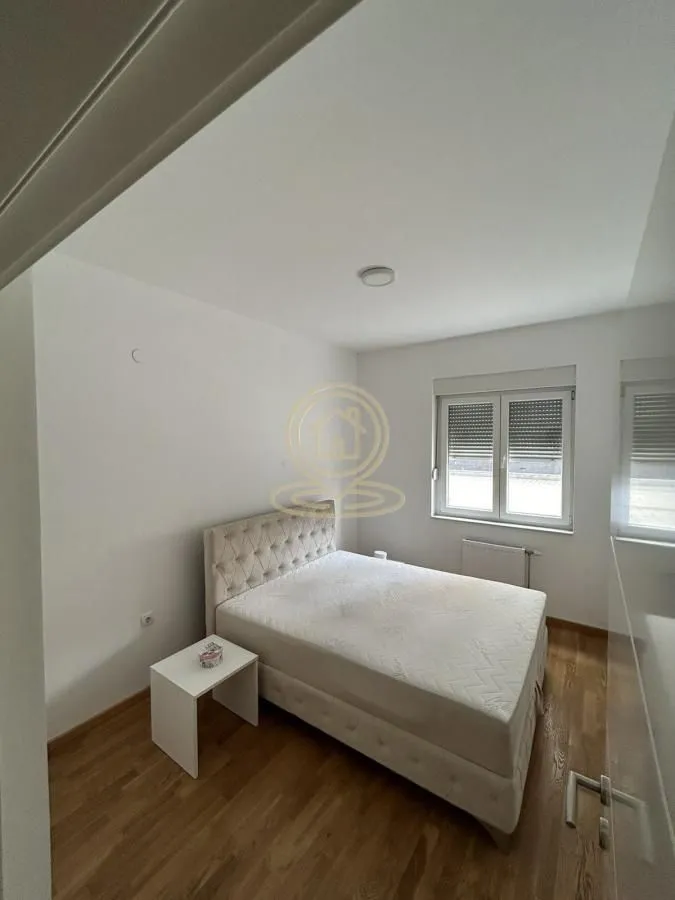 Izdavanje, dvosoban stan, 46m², Rotkvarija, Novi Sad Sve Podlokacije