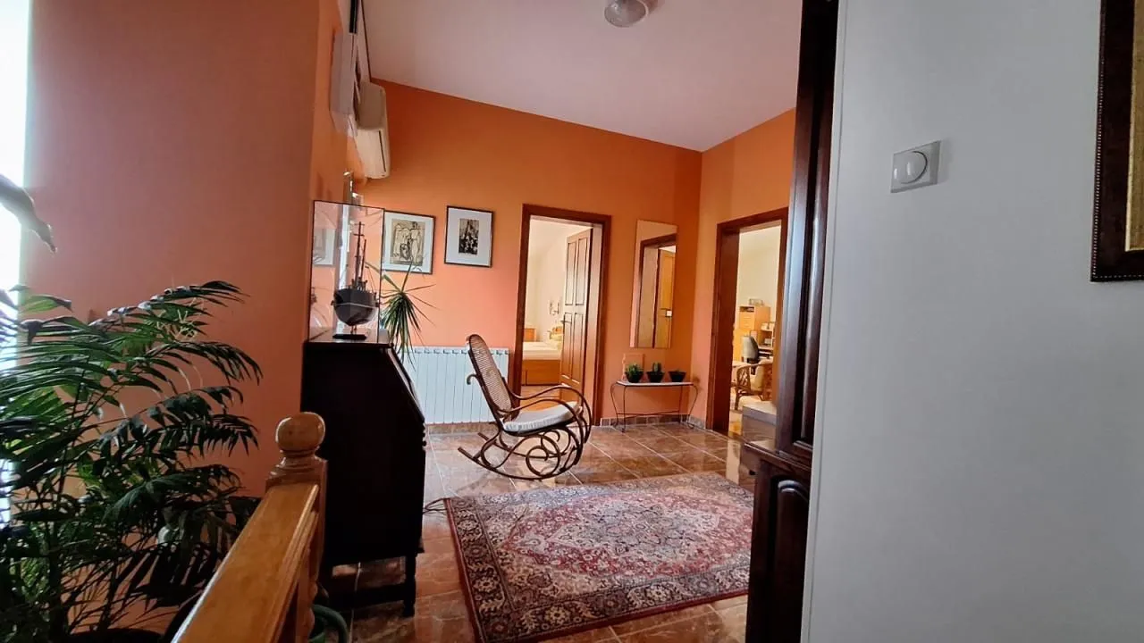 Prodaja, kuća, 330m², Šušanj, Bar