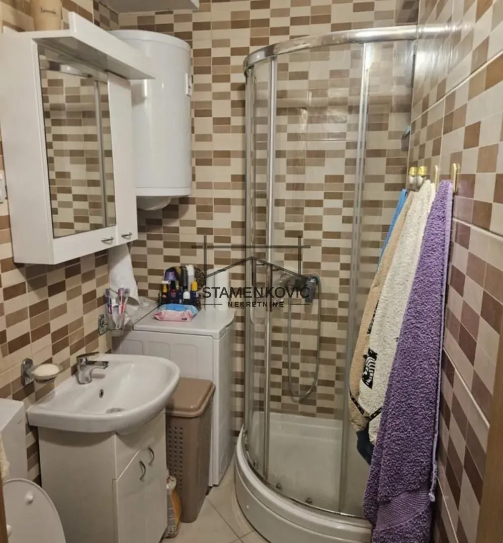 Prodaja, trosoban stan, 56m², Železnička Stanica, Novi Sad Sve Podlokacije