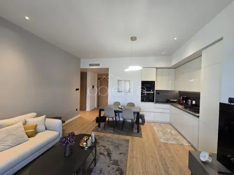 Izdavanje, stan, 90m², Tivat, Crna Gora - image 4