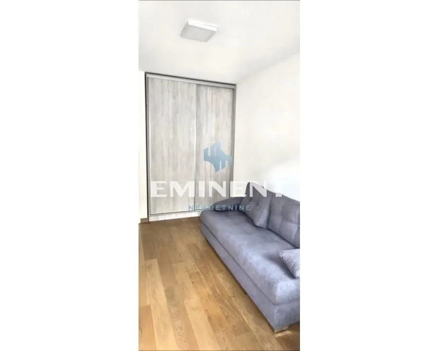 Izdavanje, trosoban stan, 62m², Đeram Pijaca, Beograd