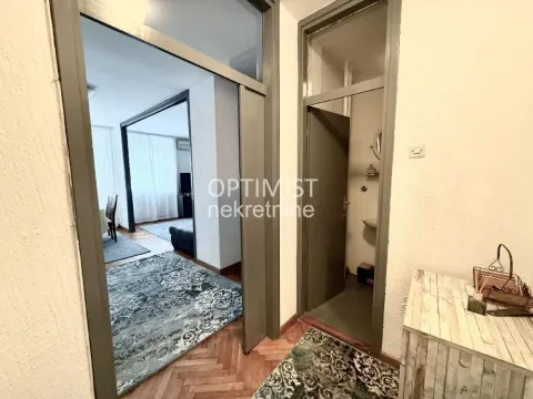 Izdavanje, trosoban stan, 77m², Botanička Bašta, Palilula Sve Podlokacije - image 6