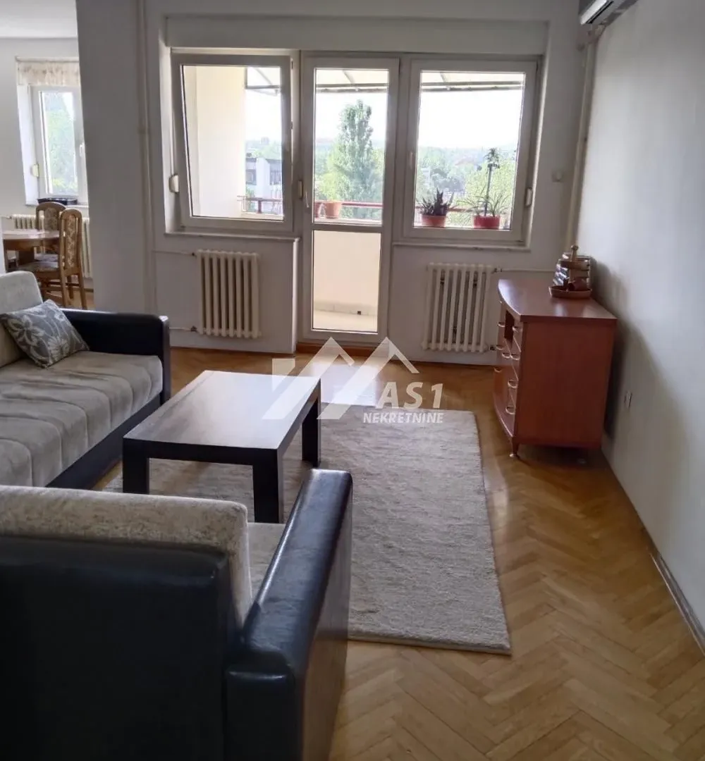 Izdavanje, trosoban stan, 100m², Spens, Novi Sad Sve Podlokacije