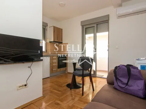 Rent, one bedroom apartment, 33m², Stari Aerodrom, Podgorica - image 1