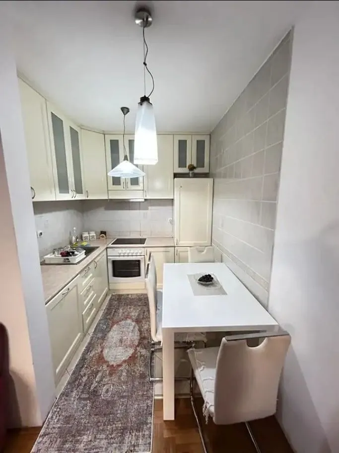 Izdavanje, dvosoban stan, 60m², Preko Morače, Podgorica