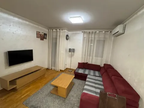 Izdavanje, jednosoban stan, 43m², City Kvart, Podgorica - image 2