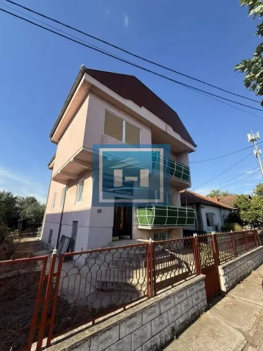 Izdavanje, kuća, 300m², Ćuprija, Srbija