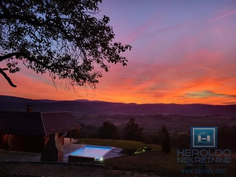 Prodaja, kuća, 228m², Velike Pčelice, Kragujevac