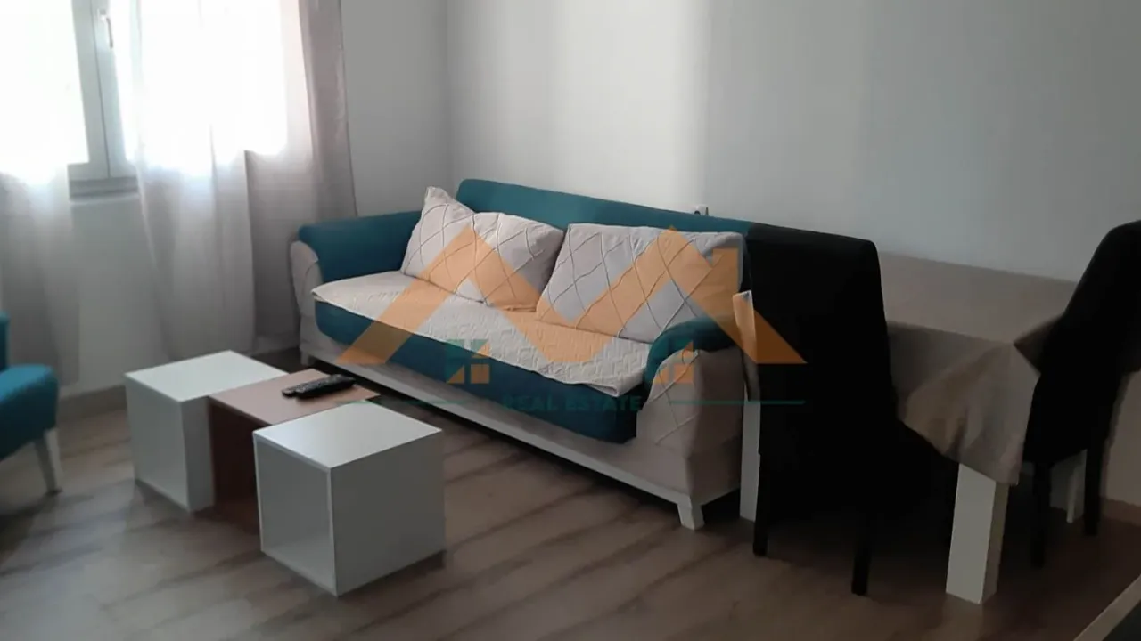 Izdavanje, jednosoban stan, 45m², Centar, Podgorica