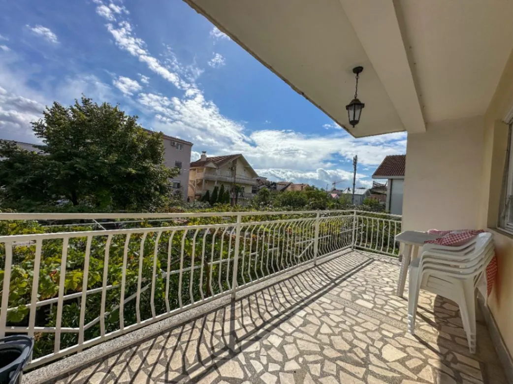 Izdavanje, dvosoban stan, 106m², Stari Aerodrom, Podgorica