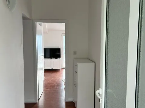 Rent, two bedroom apartment, 74m², Njivice, Herceg Novi - image 2