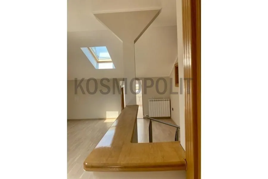 Prodaja, četvorosoban stan, 145m², Centar, Pančevo