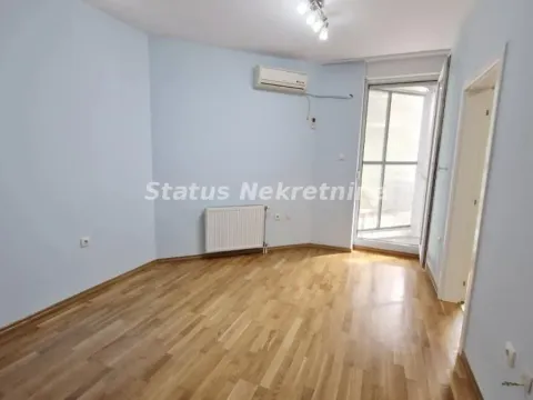 Izdavanje, jednosoban stan, 33m², Centar, Novi Sad