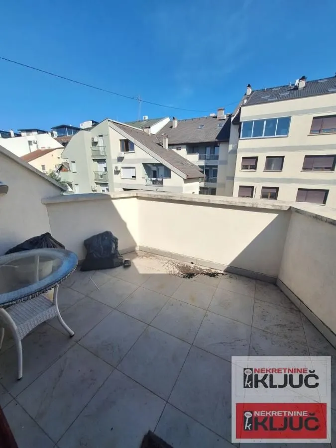 Prodaja, stan, 174m², Bulevar Oslobodjenja, Novi Sad Sve Podlokacije