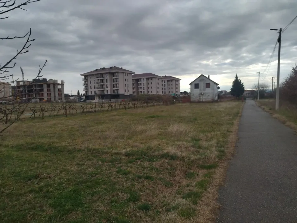 Sale, land lot, 942m², Tološi, Podgorica