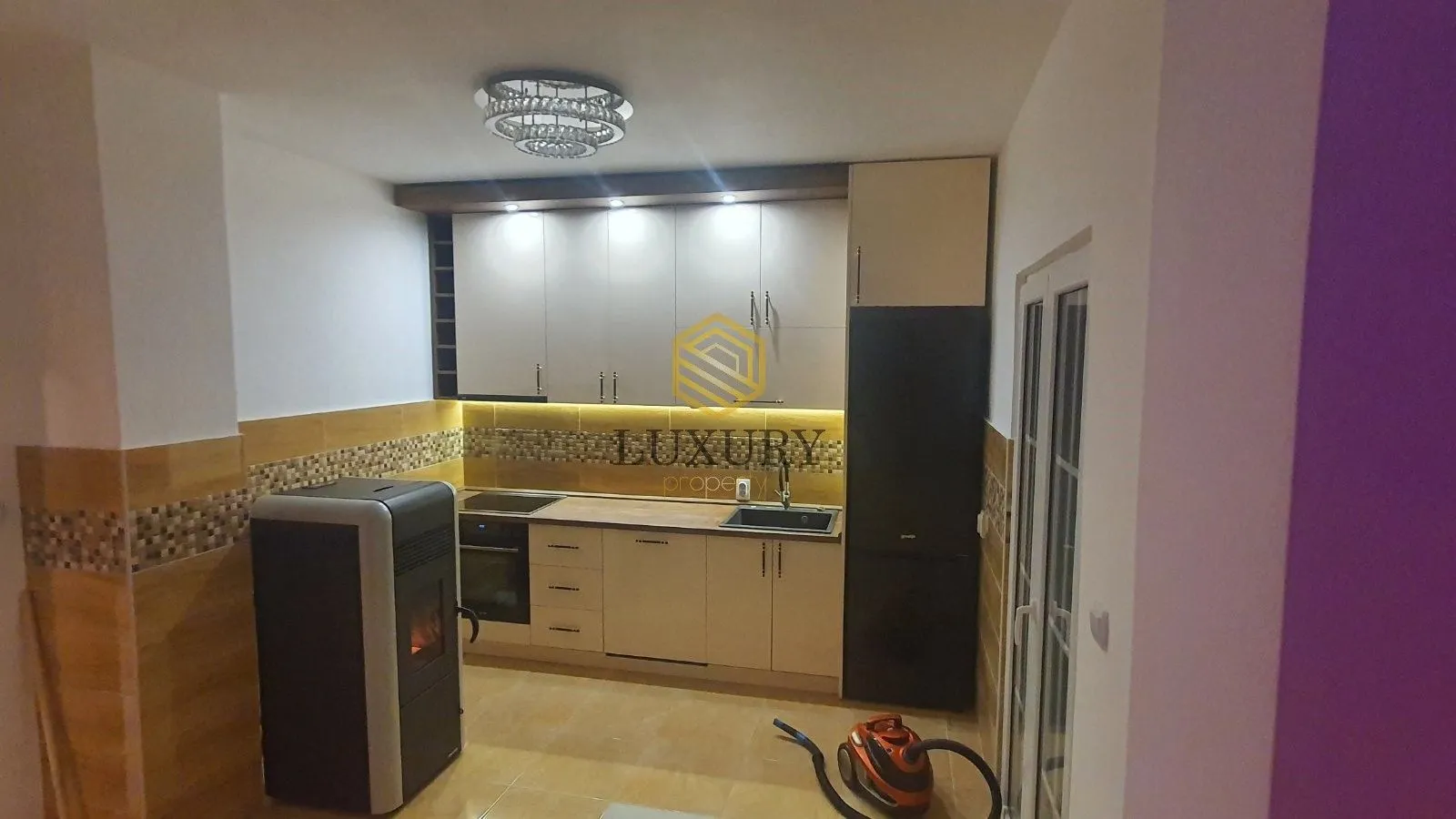 Izdavanje, kuća, 212m², Zeta, Podgorica
