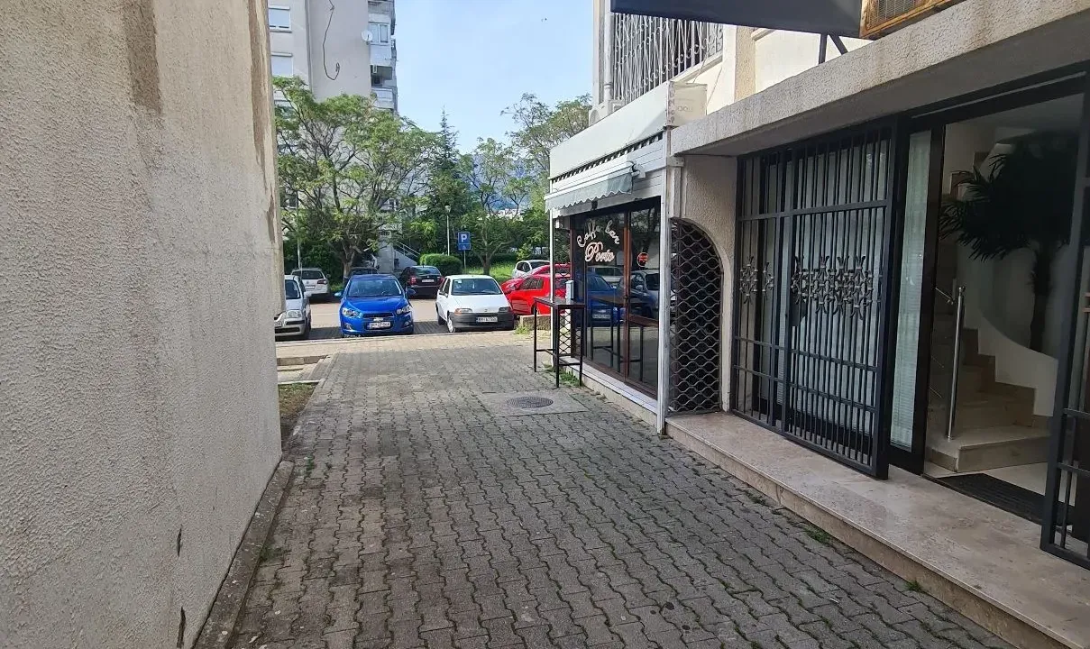 Sale, office space, 38m², Makedonsko naselje, Bar