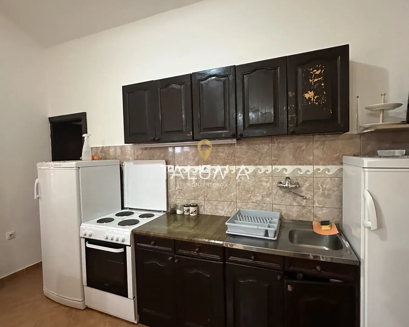 Izdavanje, trosoban stan, 120m², Vranići, Podgorica