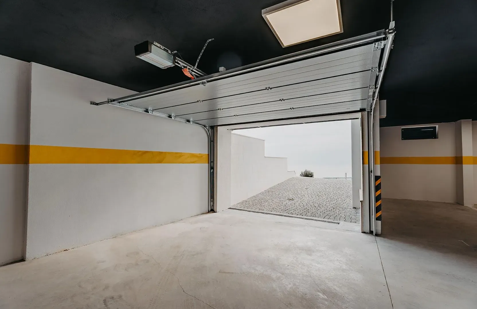 Izdavanje, ugostiteljski objekat, 1600m², Budva, Crna Gora