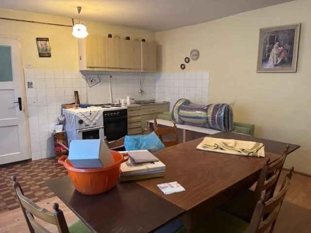 Prodaja, kuća, 90m², Centar, Inđija