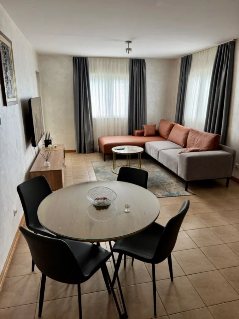 Rent, one bedroom apartment, 68m², Bečići, Budva
