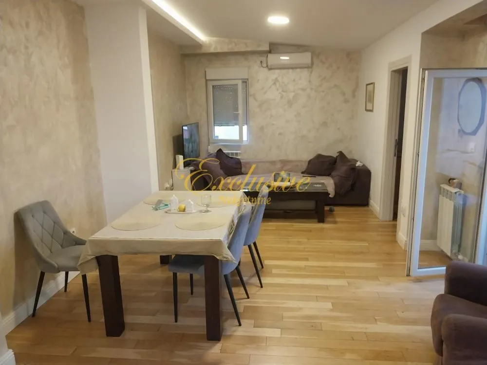 Prodaja, četvorosoban stan, 77m², Lekino Brdo, Voždovac Sve Podlokacije