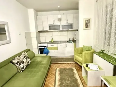 Rent, studio apartment, 30m², Blok 9, Podgorica - image 1