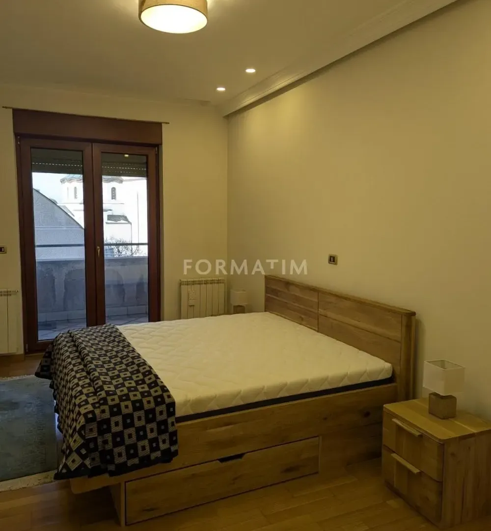 Rent, four bedroom apartment, 160m², Vračar Hram, Vračar Sve Podlokacije