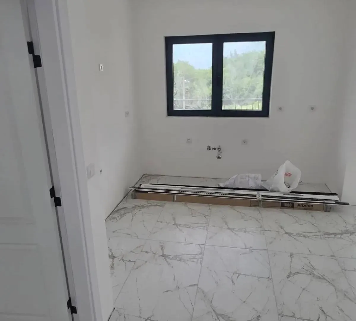Prodaja, trosoban stan, 96m², Centar, Kotor