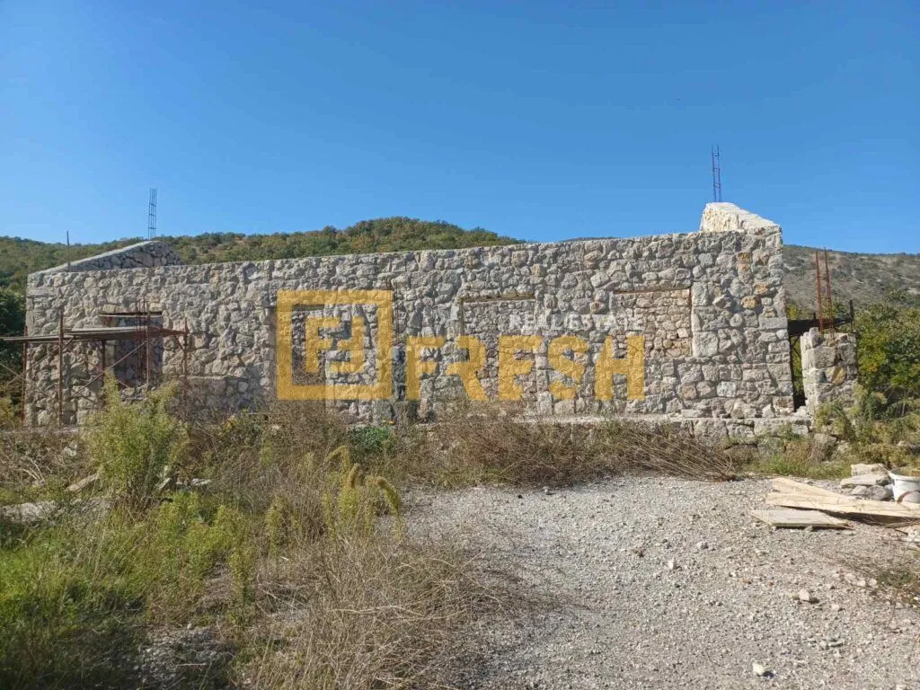 Prodaja, kuća, 1782m², Beri, Podgorica