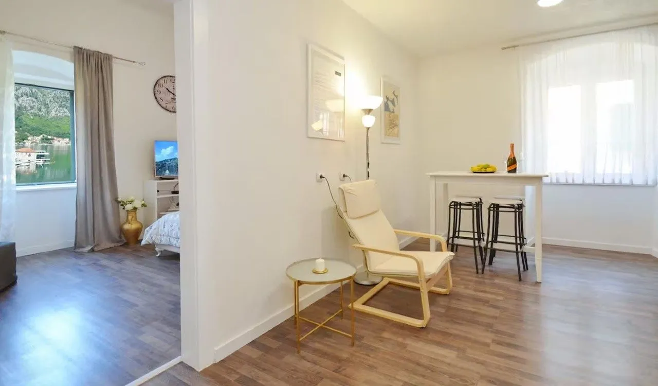 Sale, one bedroom apartment, 42m², Stari Grad Kotor, Kotor