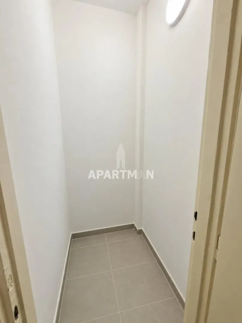 Prodaja, dvosoban stan, 47m², Novi Beograd Blok 1 Fontana, Novi Beograd Sve Podlokacije