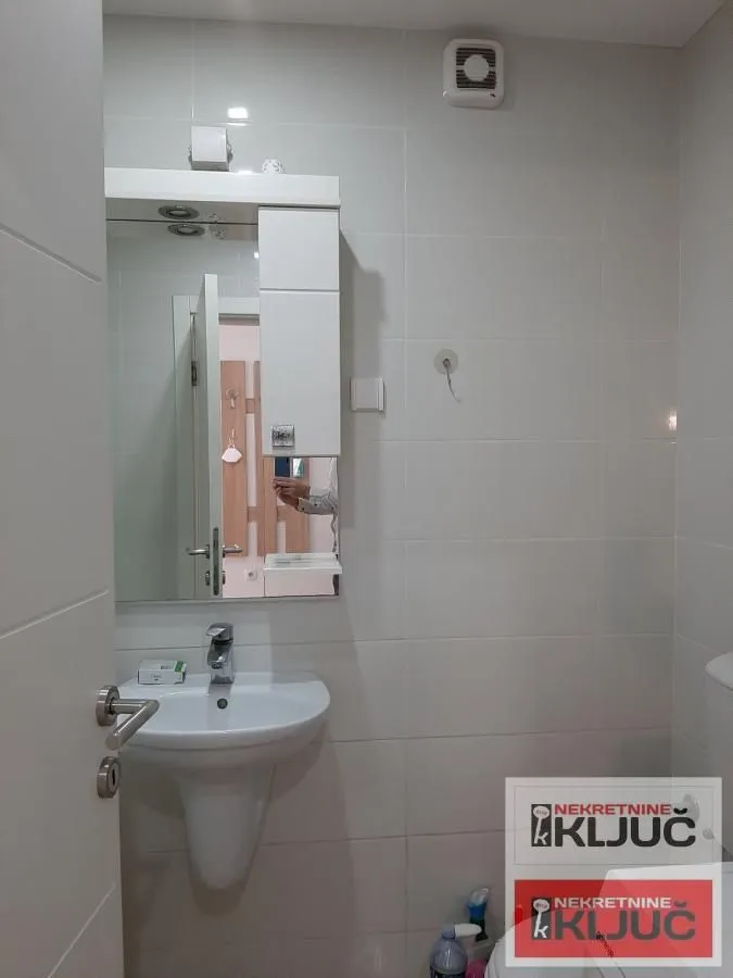 Izdavanje, jednosoban stan, 45m², Sajmište, Novi Sad