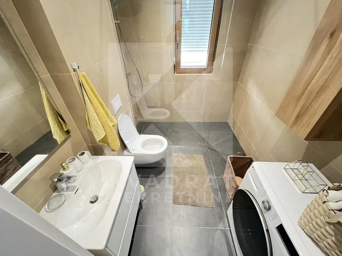 Izdavanje, jednosoban stan, 42m², Tološka šuma, Podgorica
