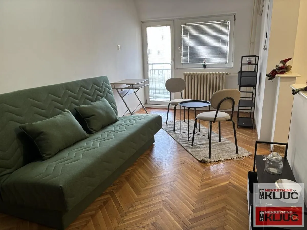 Rent, studio apartment, 23m², Bulevar Oslobodjenja, Novi Sad Sve Podlokacije