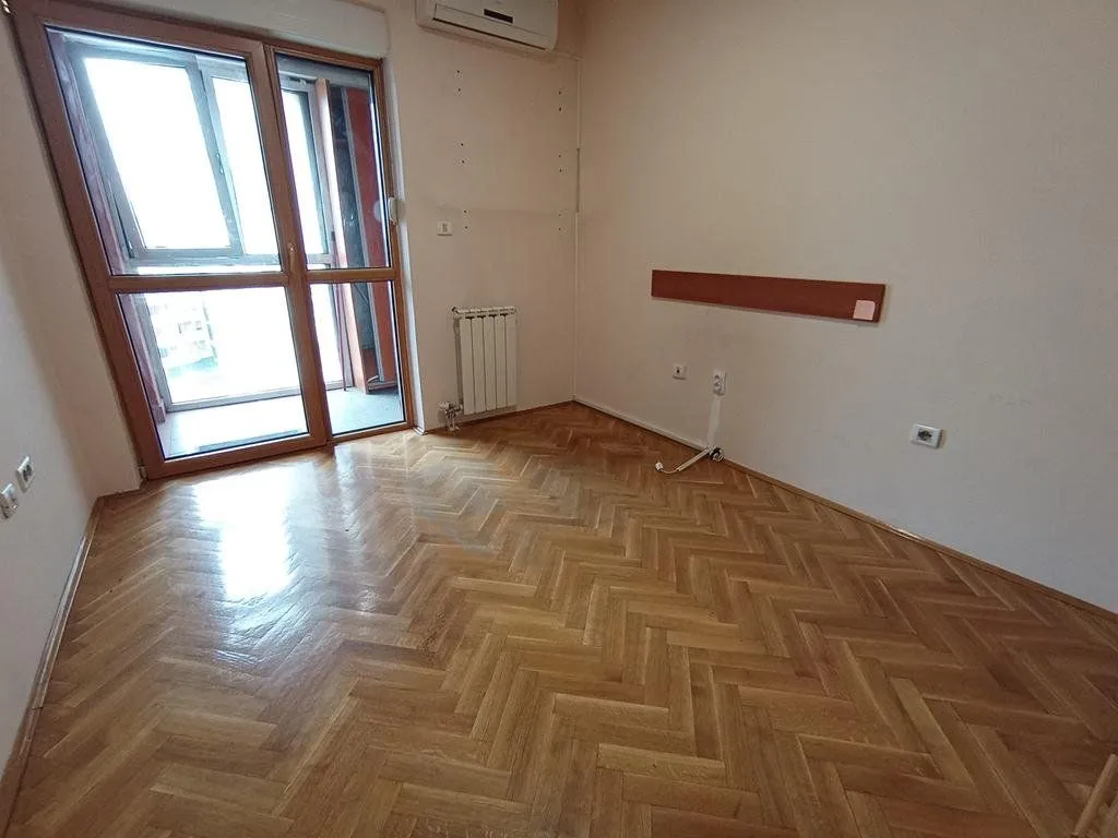 Rent, office space, 80m², Preko Morače, Podgorica