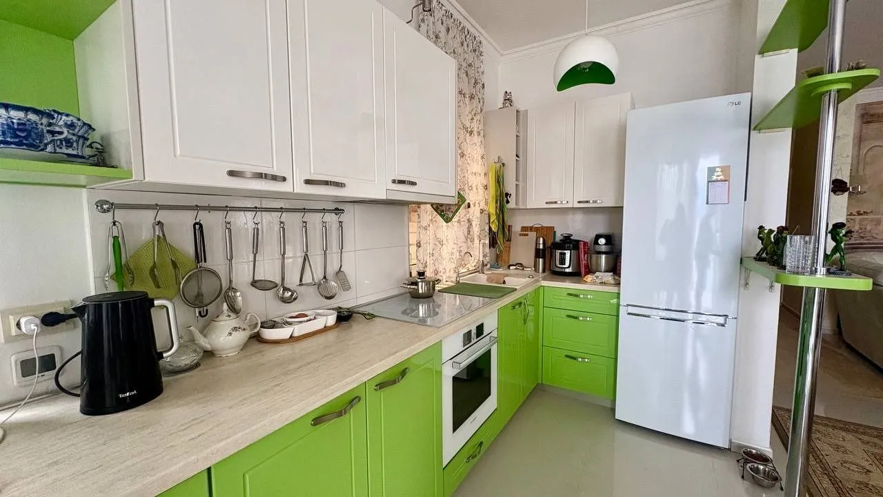 Prodaja, trosoban stan, 180m², Lepetani, Tivat