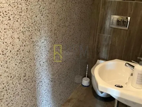 Izdavanje, trosoban stan, 120m², Podgorica, Crna Gora - image 14