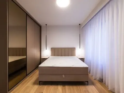 Izdavanje, četvorosoban stan, 140m², Crveni Krst, Beograd - image 15