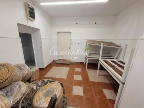 Izdavanje, poslovni prostor, 160m², Ledine, Beograd - image 12