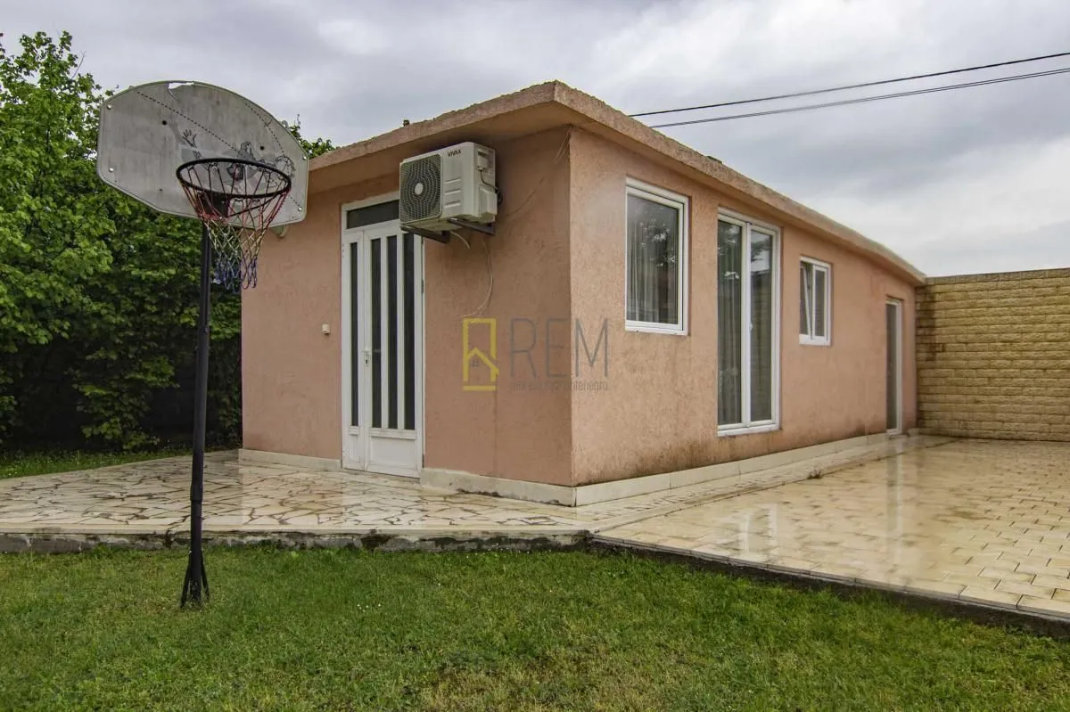 Prodaja, kuća, 400m², Danilovgrad, Crna Gora