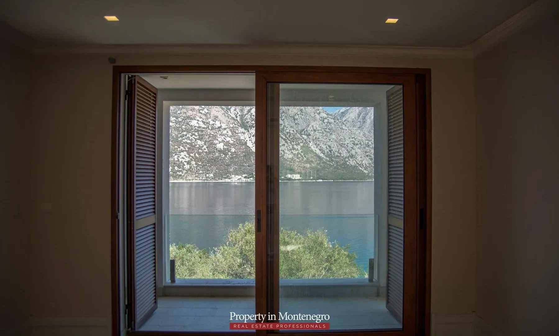 Prodaja, kuća, 585m², Stoliv, Kotor