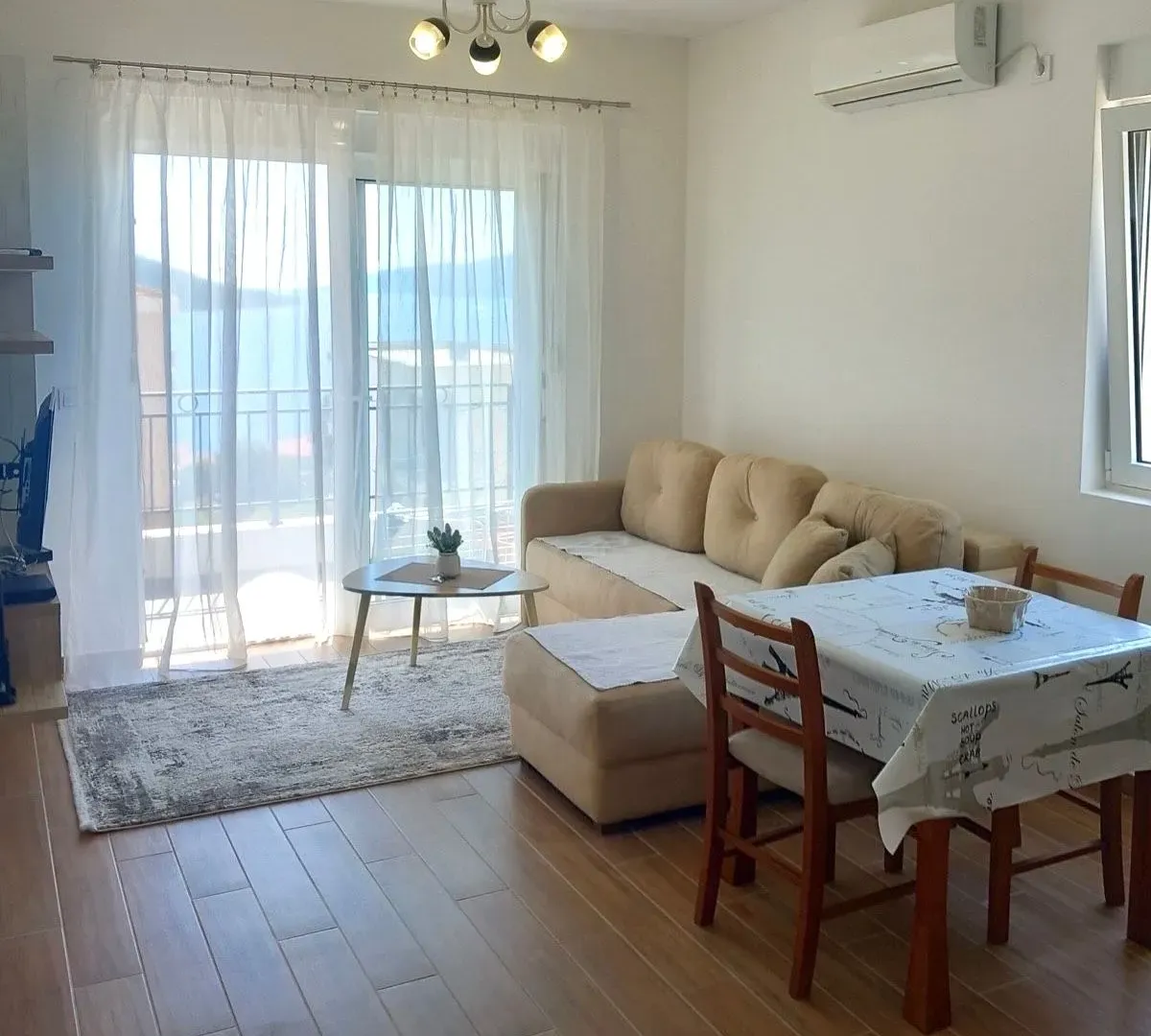 Izdavanje, jednosoban stan, 45m², Kumbor, Herceg Novi